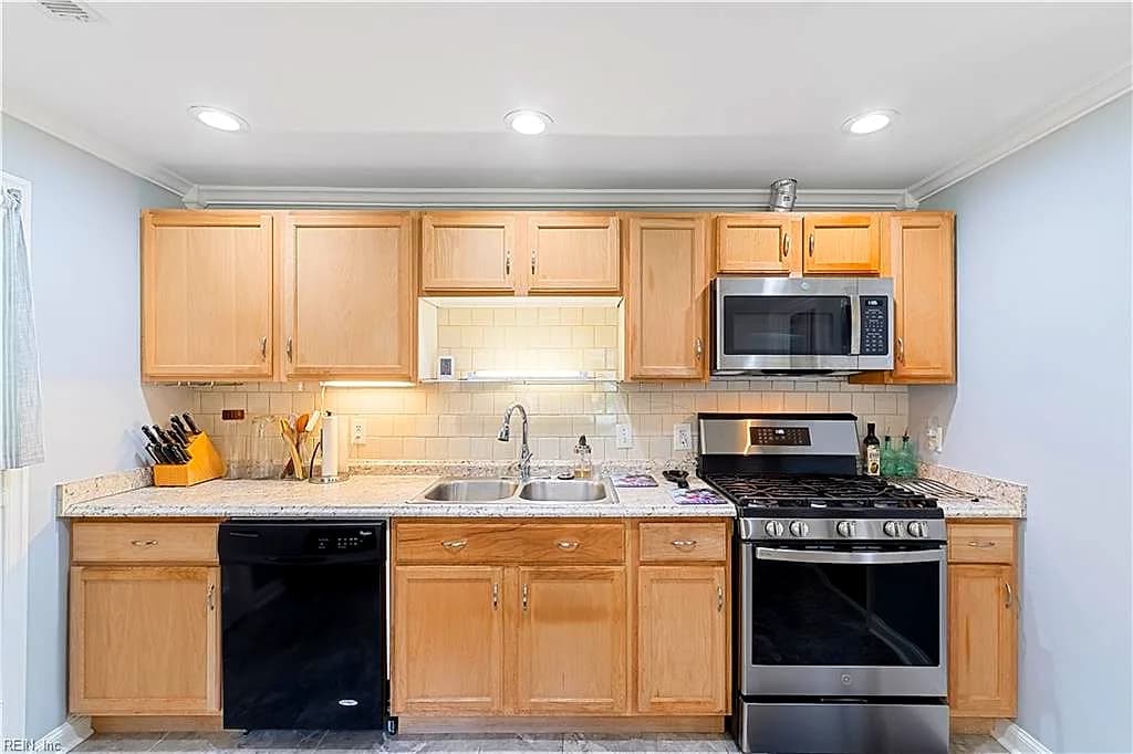 719 Paul ST, NEWPORT NEWS VA 23605 thumb 11