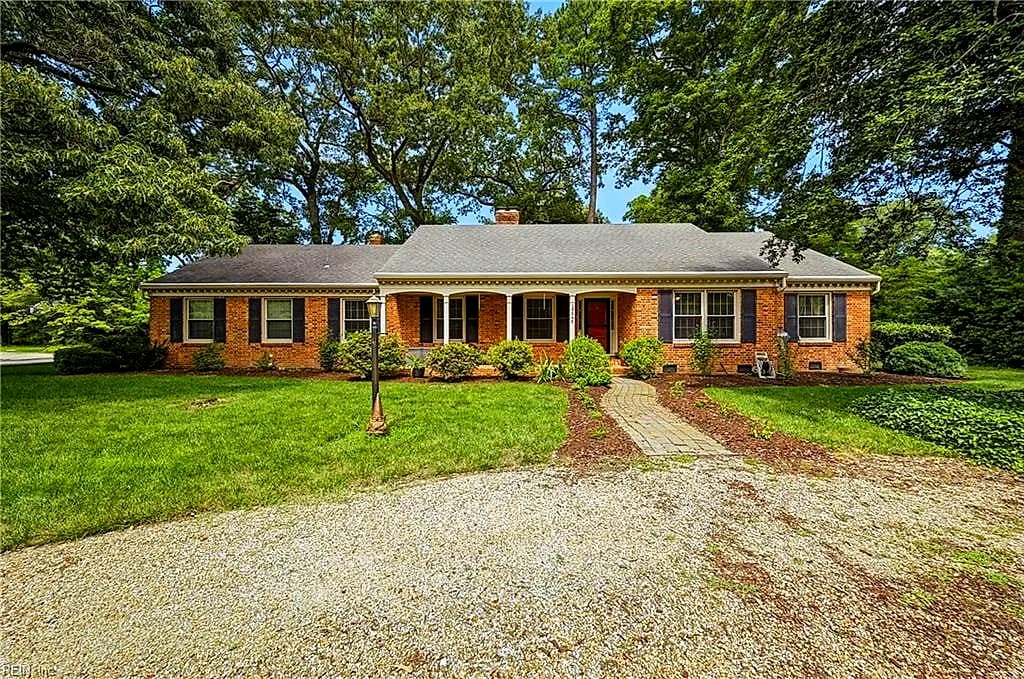 4348 Thoroughgood DR, VIRGINIA BEACH VA 23455 - Main photo