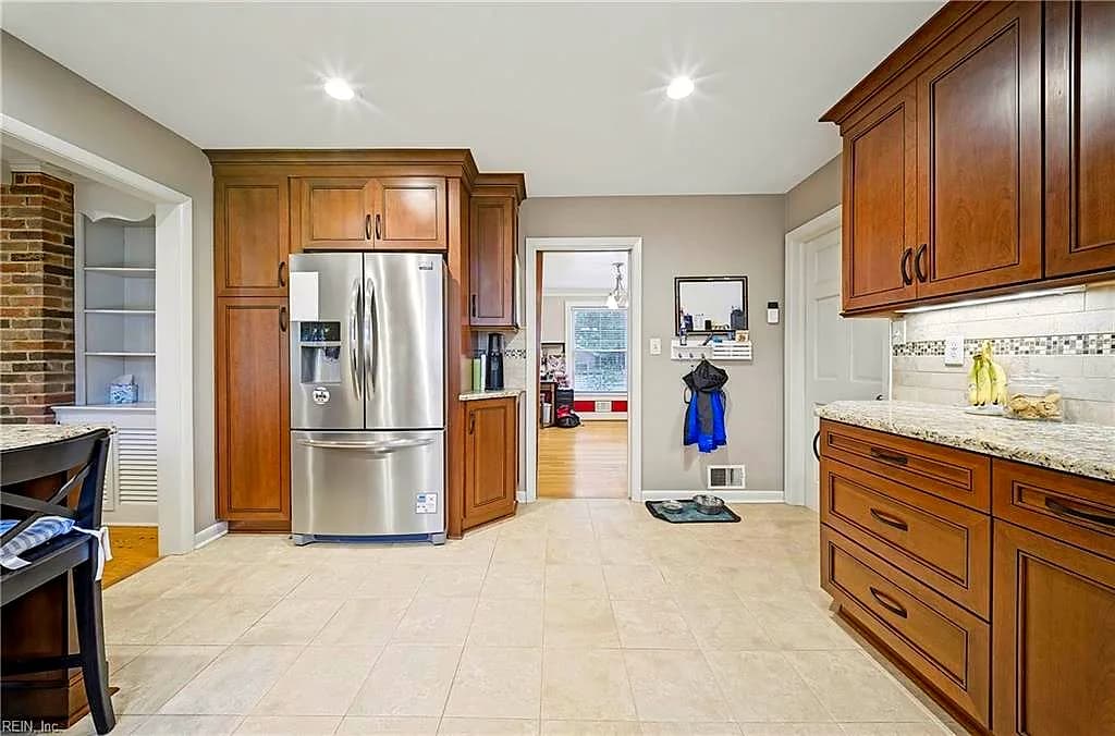 4348 Thoroughgood DR, VIRGINIA BEACH VA 23455 thumb 12