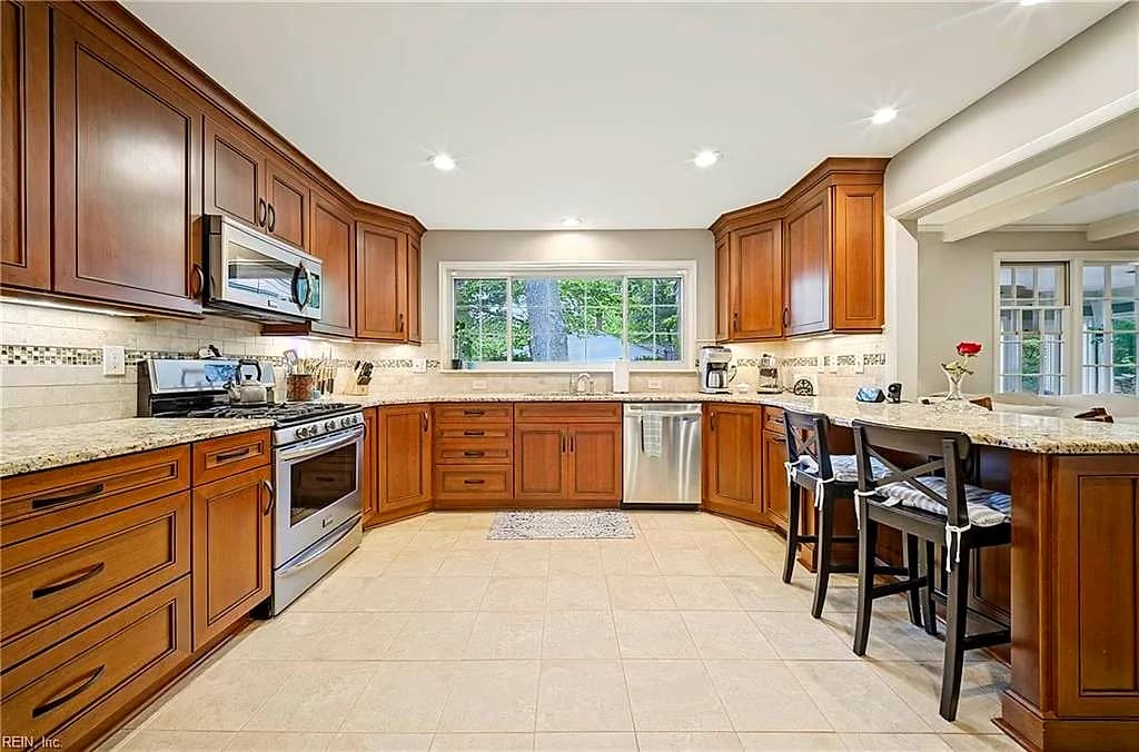 4348 Thoroughgood DR, VIRGINIA BEACH VA 23455 thumb 10