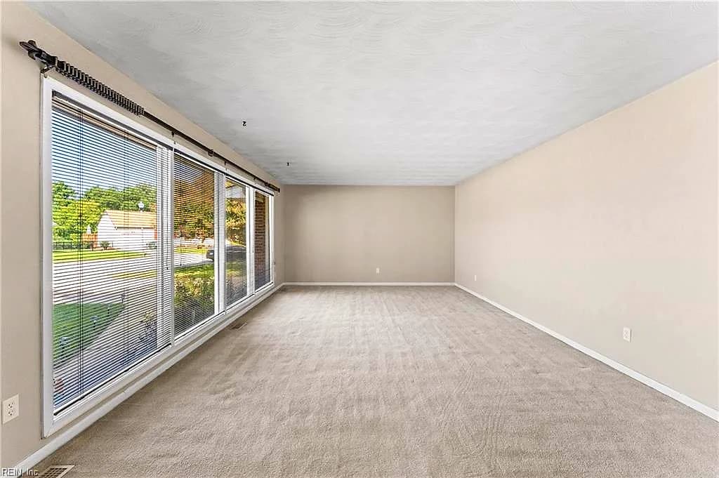 105 Kove DR, HAMPTON VA 23669 - Photo 3