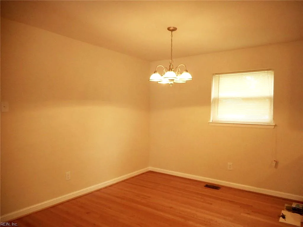 120 Latham DR, NEWPORT NEWS VA 23605 - Photo 4