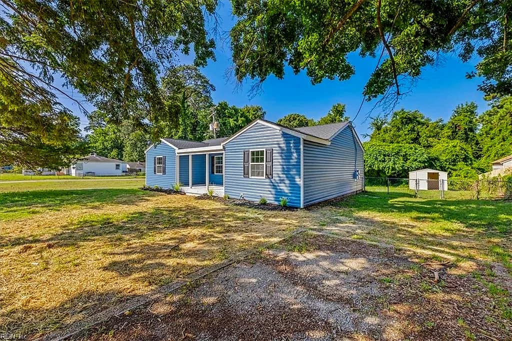 8231 Simons DR, NORFOLK VA 23505 - Photo 4