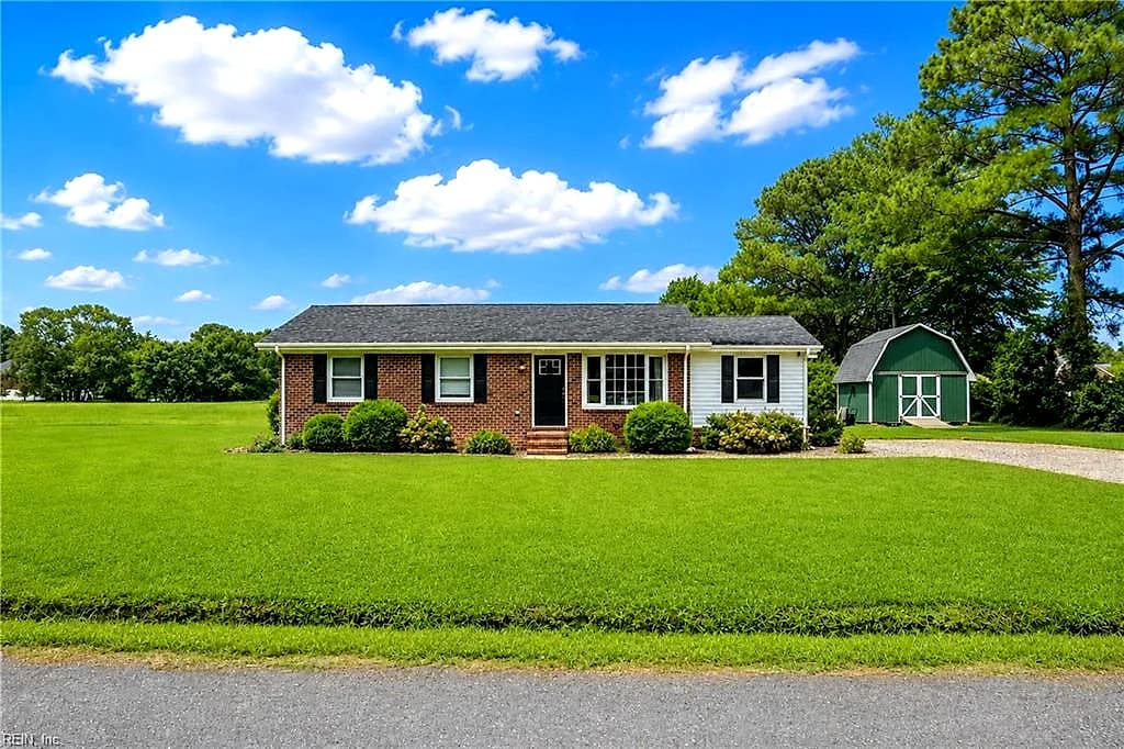 4651 Johns Point RD, GLOUCESTER VA 23061 - Main photo