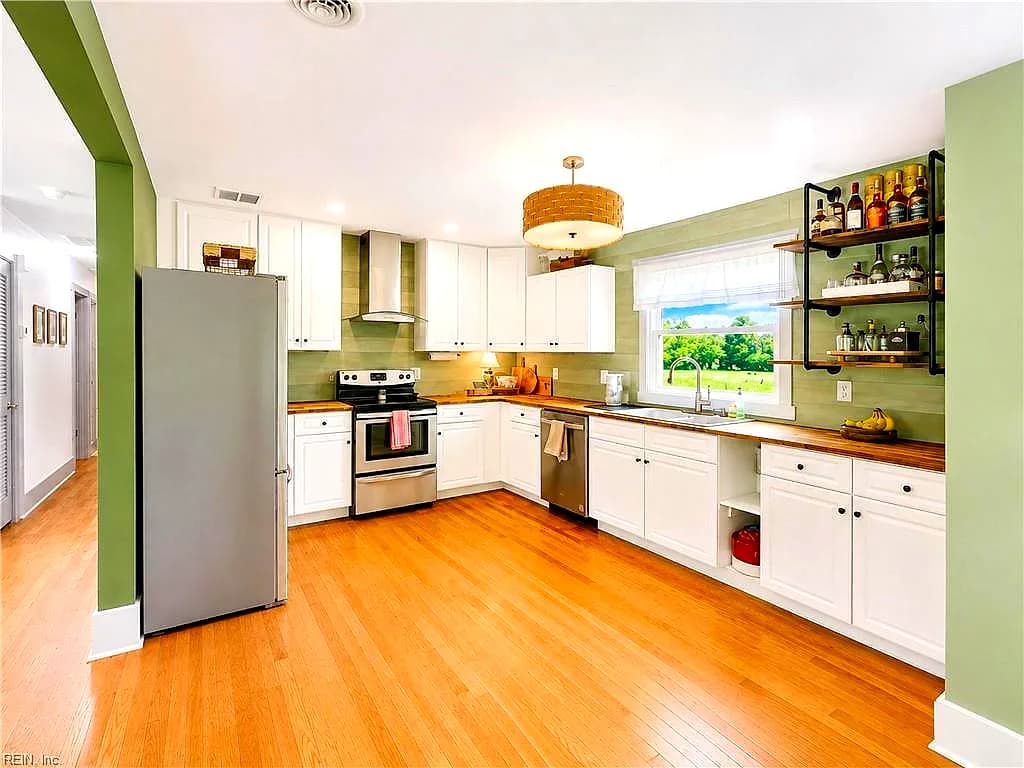 4651 Johns Point RD, GLOUCESTER VA 23061 - Photo 4