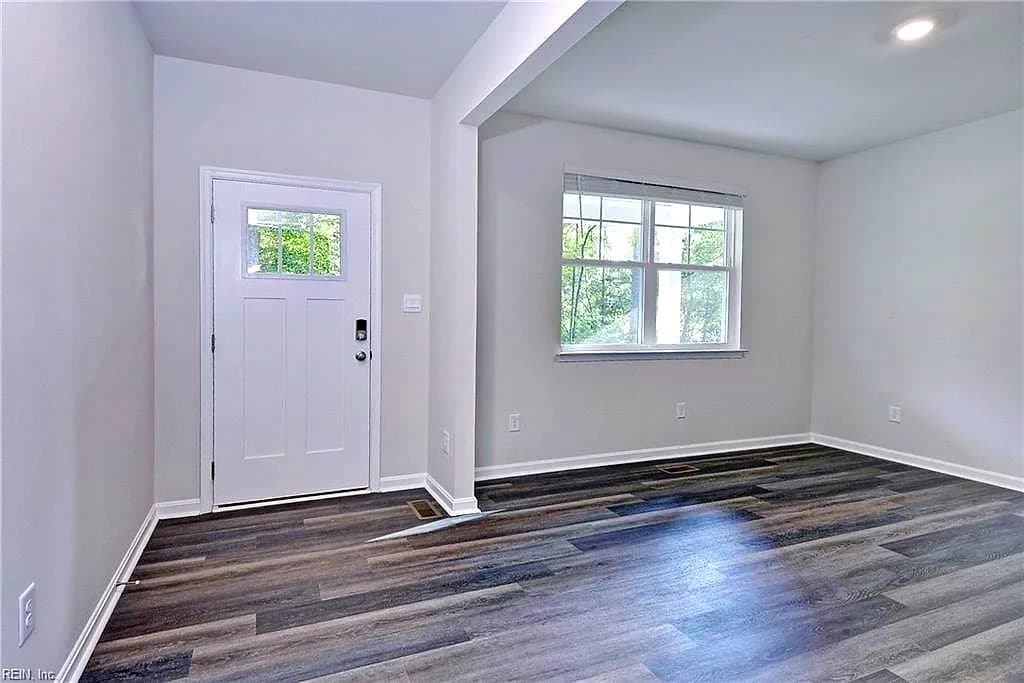 7785 Patriots WAY E, GLOUCESTER VA 23061 - Photo 5