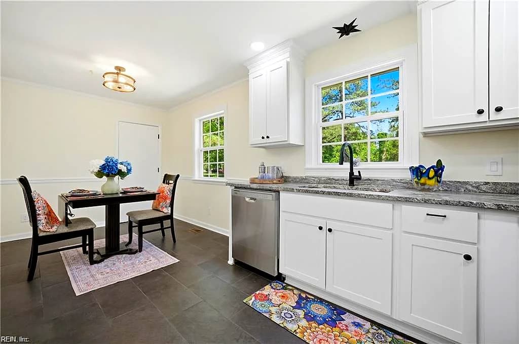 8157 Glass RD, HAYES VA 23072 thumb 9