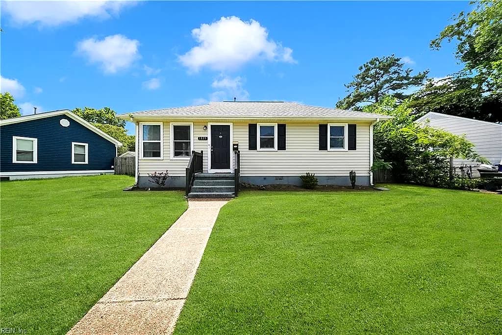 1935 N Lakeland DR, NORFOLK VA 23518 - Main photo