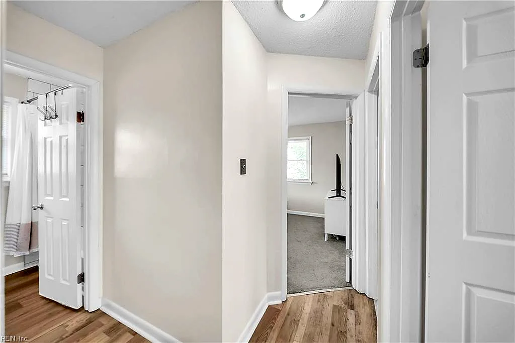 1935 N Lakeland DR, NORFOLK VA 23518 thumb 11