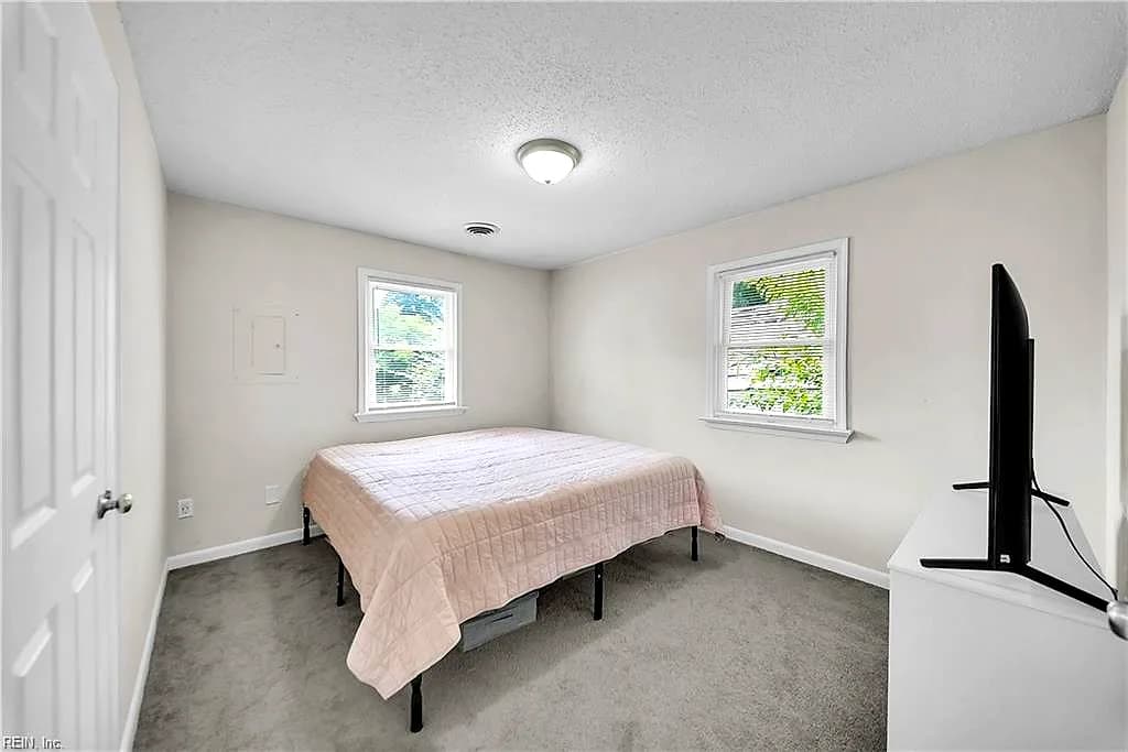 1935 N Lakeland DR, NORFOLK VA 23518 thumb 12