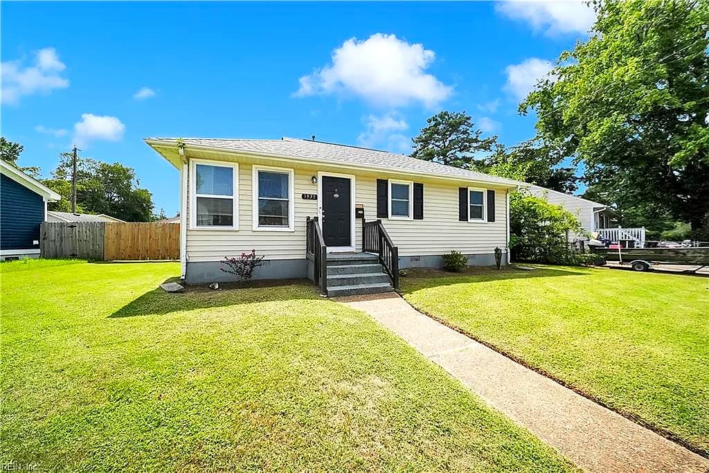 1935 N Lakeland DR, NORFOLK VA 23518 - Photo 3