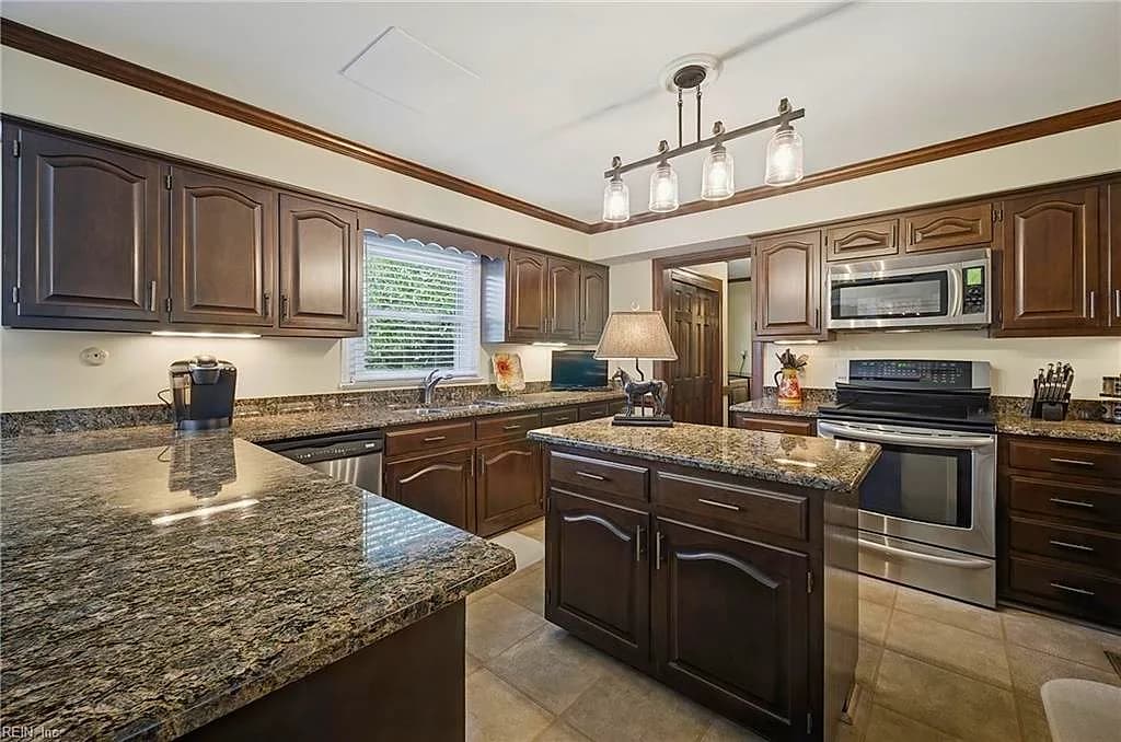 2047 Ames Cir N CIR, CHESAPEAKE VA 23321 thumb 10