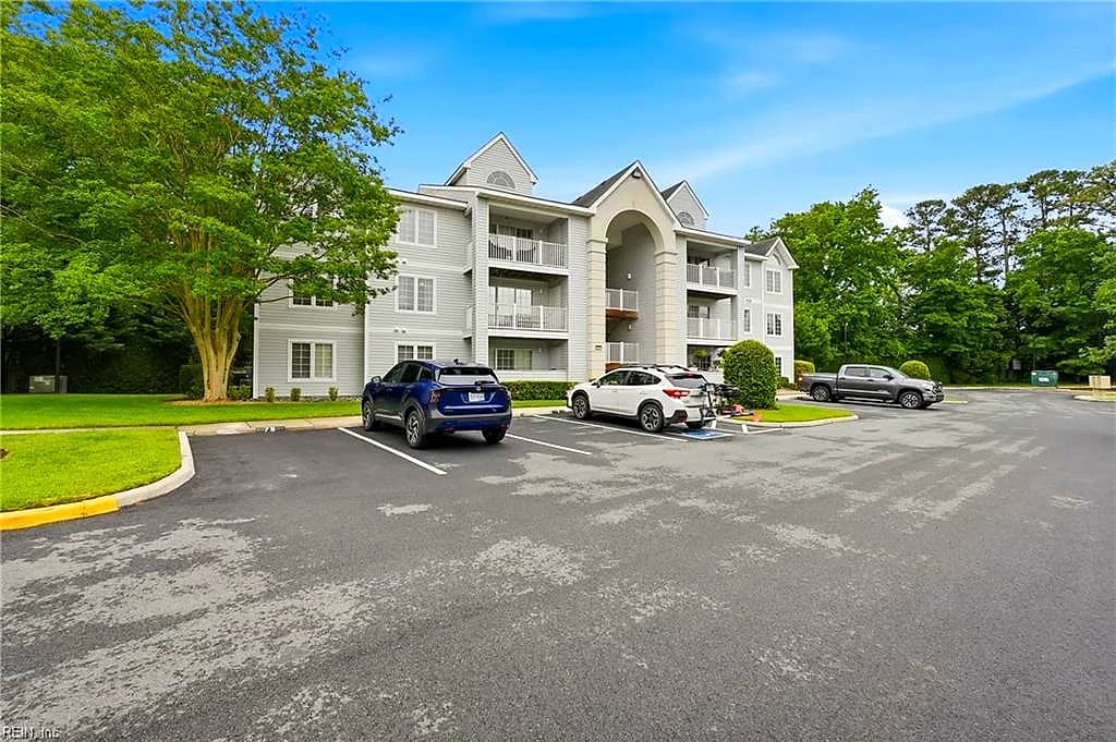 904 Charnell DR #303, VIRGINIA BEACH VA 23451 - Main photo