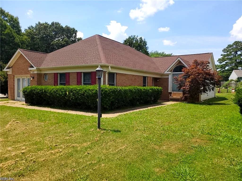 425 Truxtun CT, NEWPORT NEWS VA 23608 - Photo 2