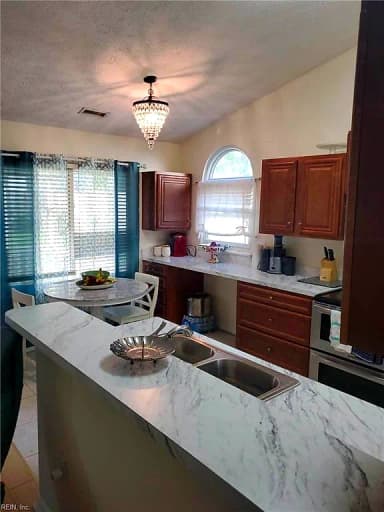 425 Truxtun CT, NEWPORT NEWS VA 23608 thumb 9