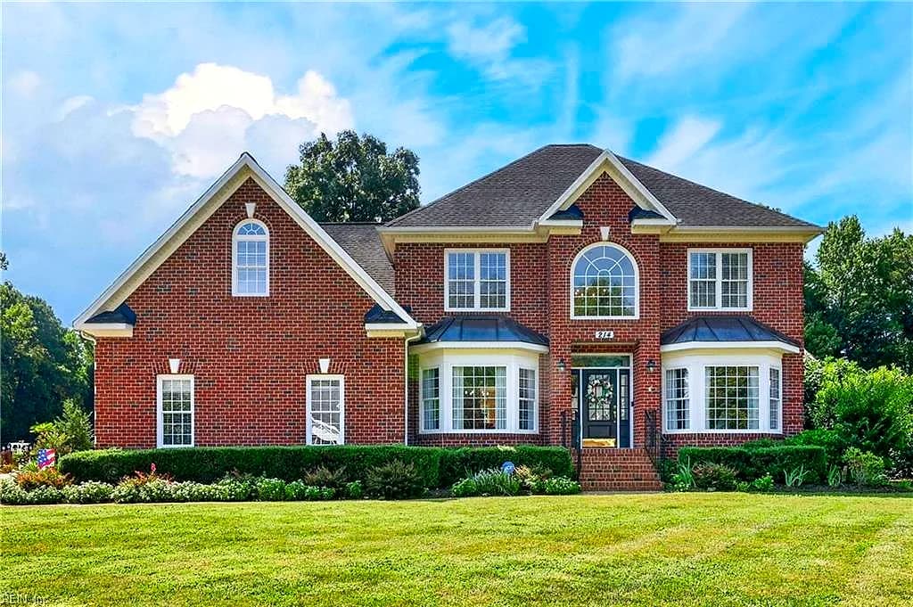 214 Denise DR, YORKTOWN VA 23693 - Photo 2