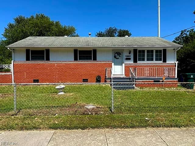 1005 37th ST, NEWPORT NEWS VA 23607 - Main photo