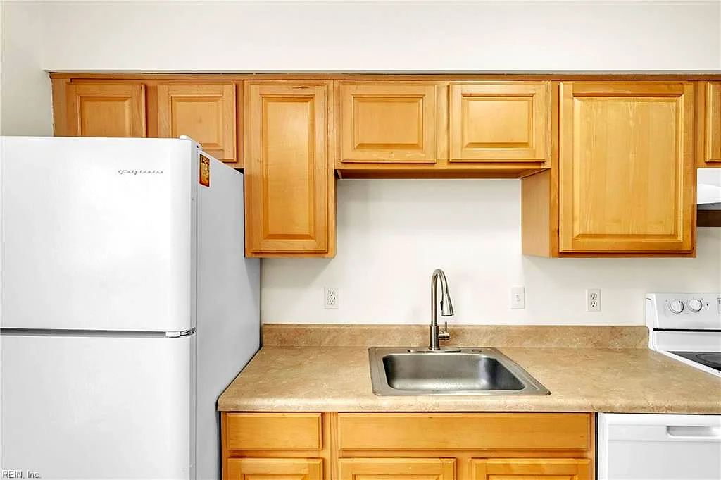 3241 Yellow Pine CRES, CHESAPEAKE VA 23321 thumb 6
