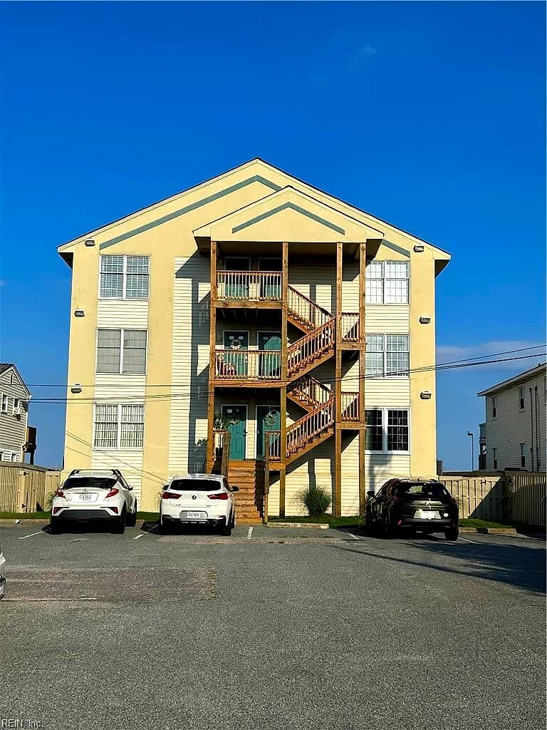 404 N First ST #B, HAMPTON VA 23664 - Photo 2