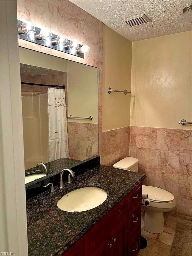 404 N First ST #B, HAMPTON VA 23664 thumb 8