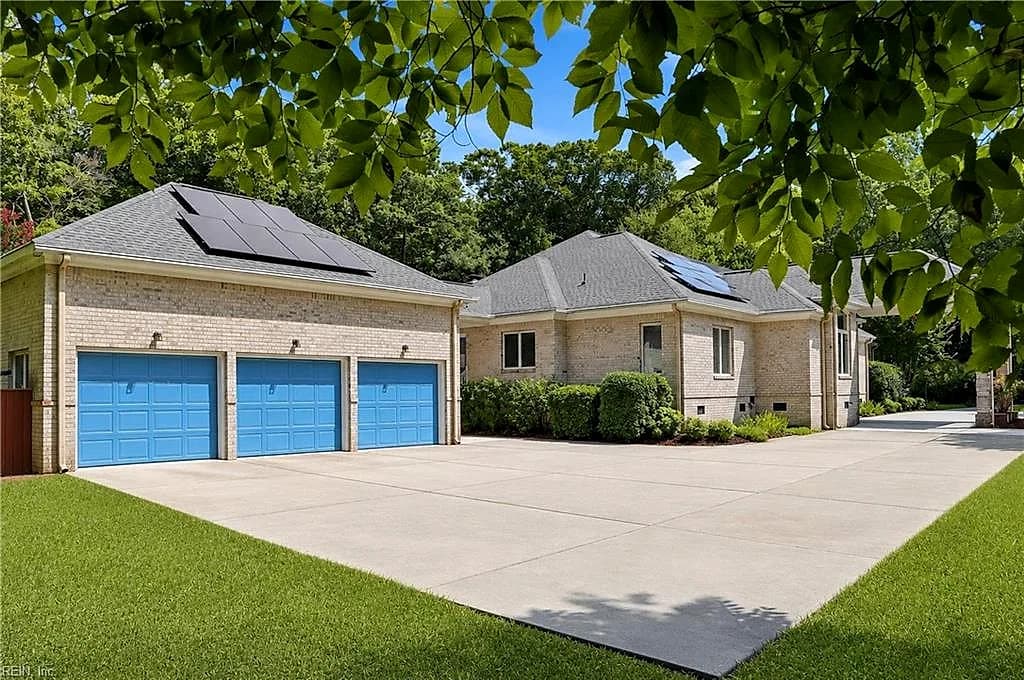 2068 Vaughan RD, VIRGINIA BEACH VA 23457 - Photo 3