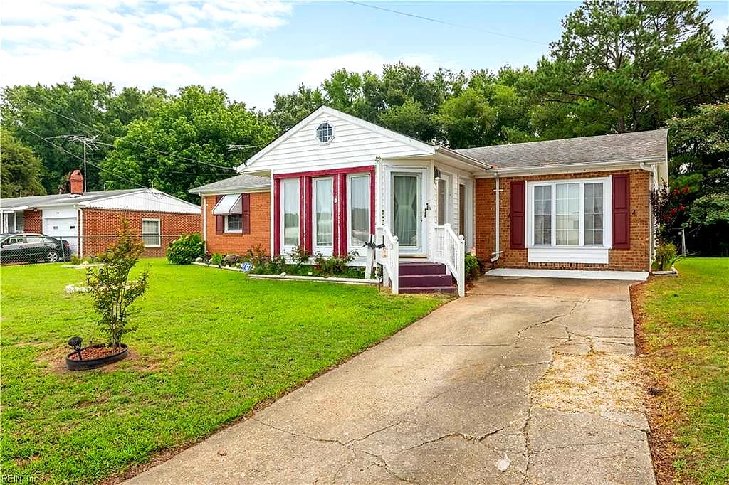 745 Oak ST, FRANKLIN VA 23851 - Main photo