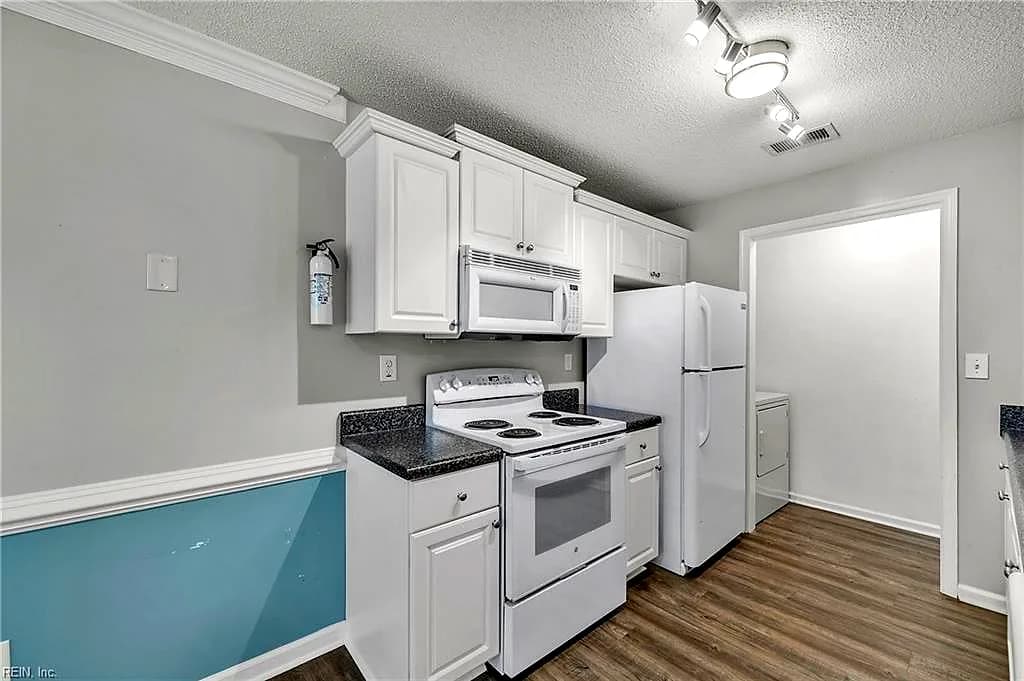 2403 Old Greenbrier RD, CHESAPEAKE VA 23325 thumb 11