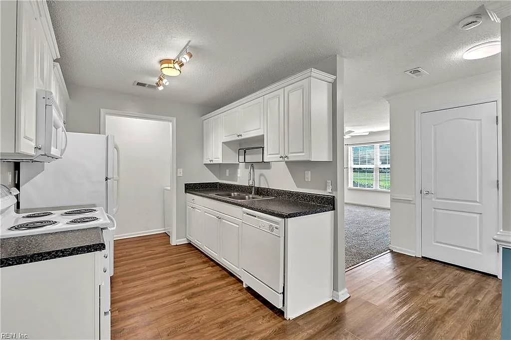 2403 Old Greenbrier RD, CHESAPEAKE VA 23325 thumb 12