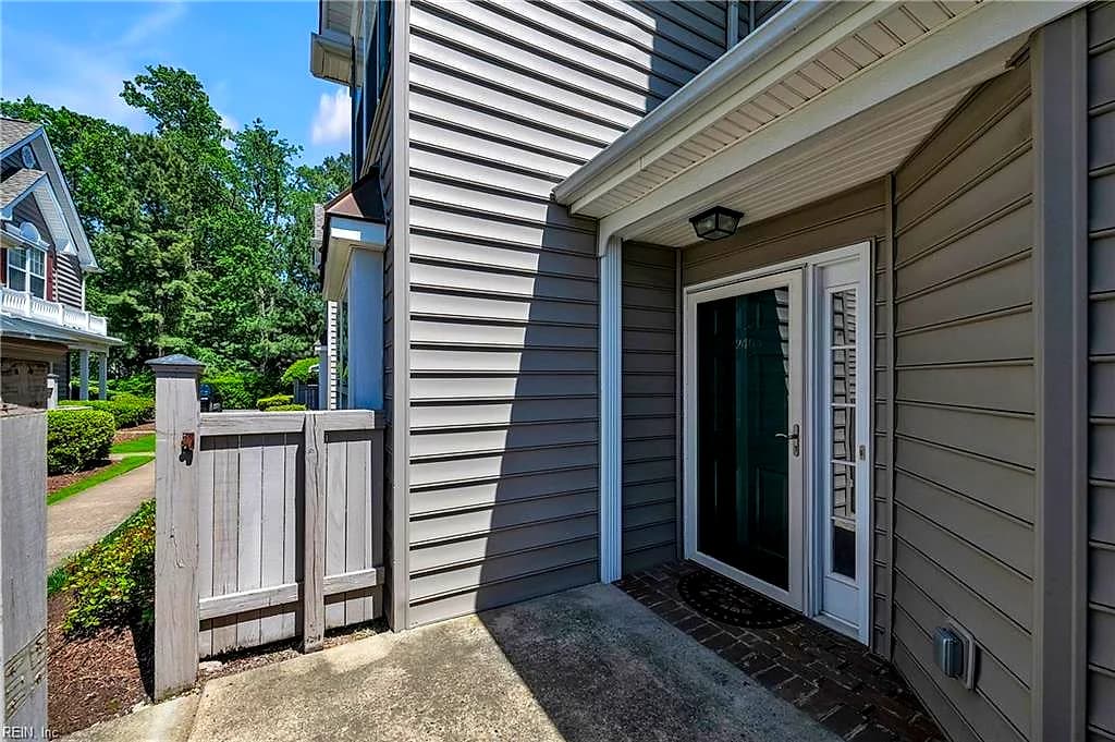 2403 Old Greenbrier RD, CHESAPEAKE VA 23325 - Photo 3