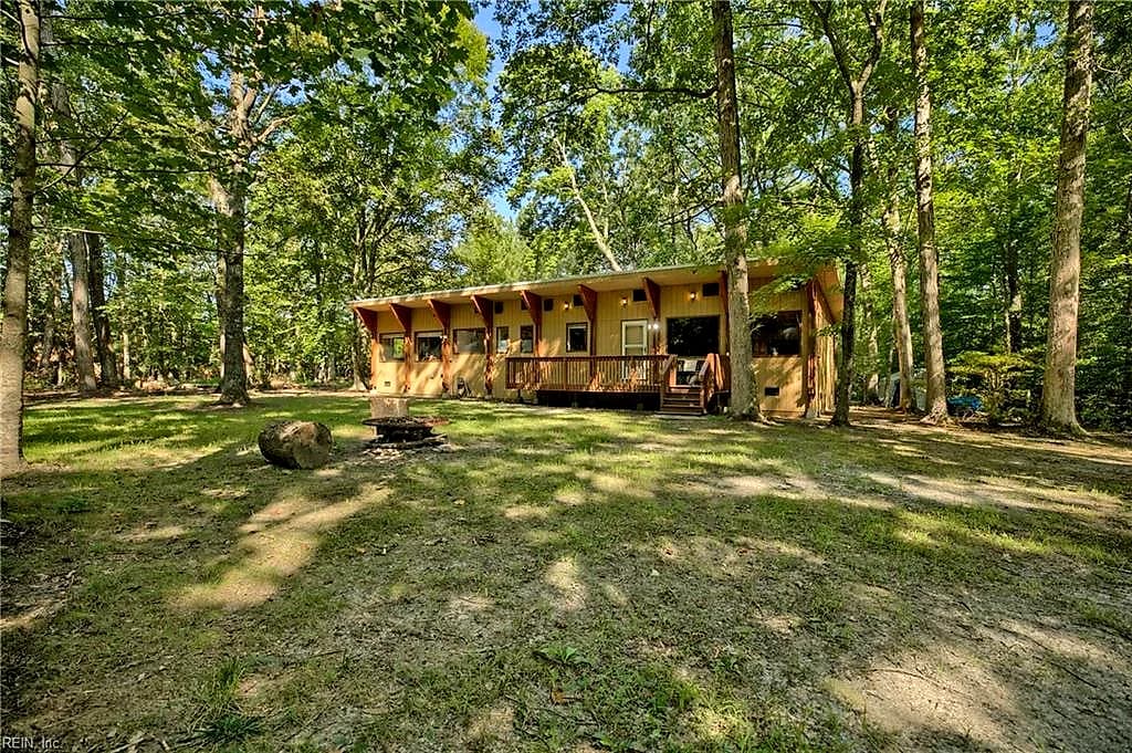 4544 Piney Swamp RD, HAYES VA 23072 - Main photo