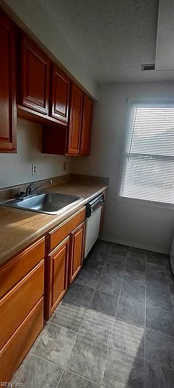 1411 Peabody DR, HAMPTON VA 23666 - Photo 5