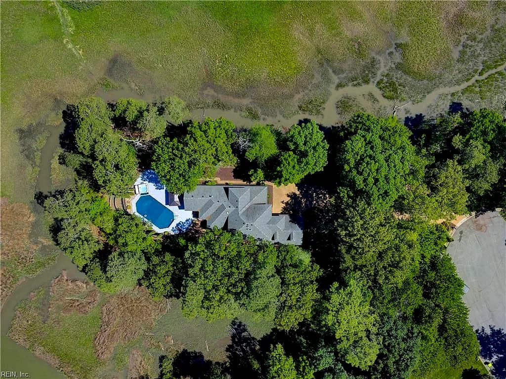 208 Mariners CIR, SMITHFIELD VA 23430 - Photo 3