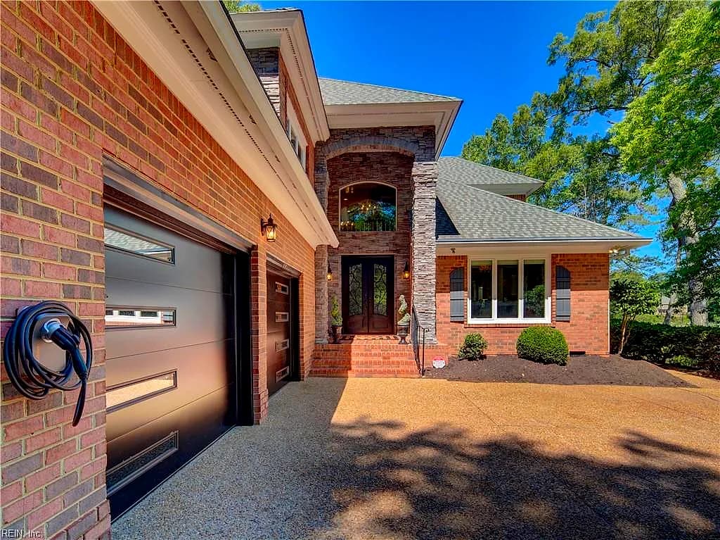 208 Mariners CIR, SMITHFIELD VA 23430 - Photo 4