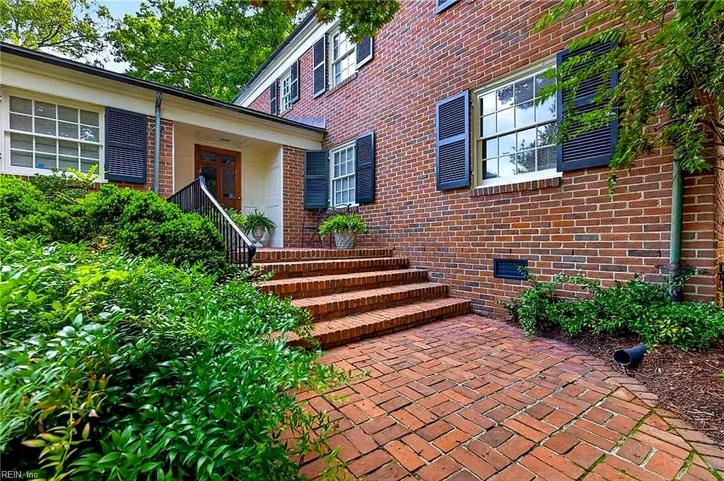 815 Cavalier DR, VIRGINIA BEACH VA 23451 - Photo 4