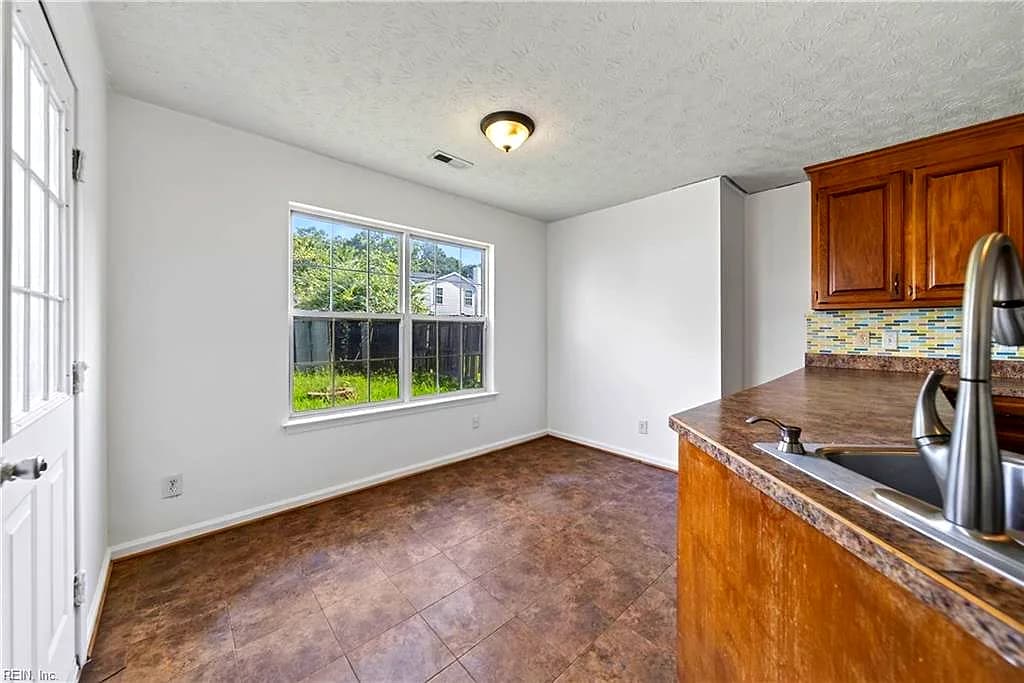 724 Kings Ridge DR, NEWPORT NEWS VA 23608 thumb 6