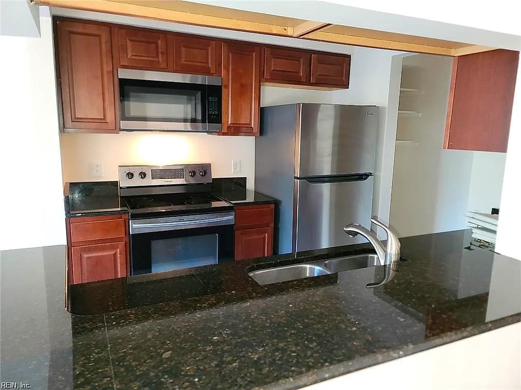 400 BRACKNELL ARCH #F, CHESAPEAKE VA 23320 - Photo 5