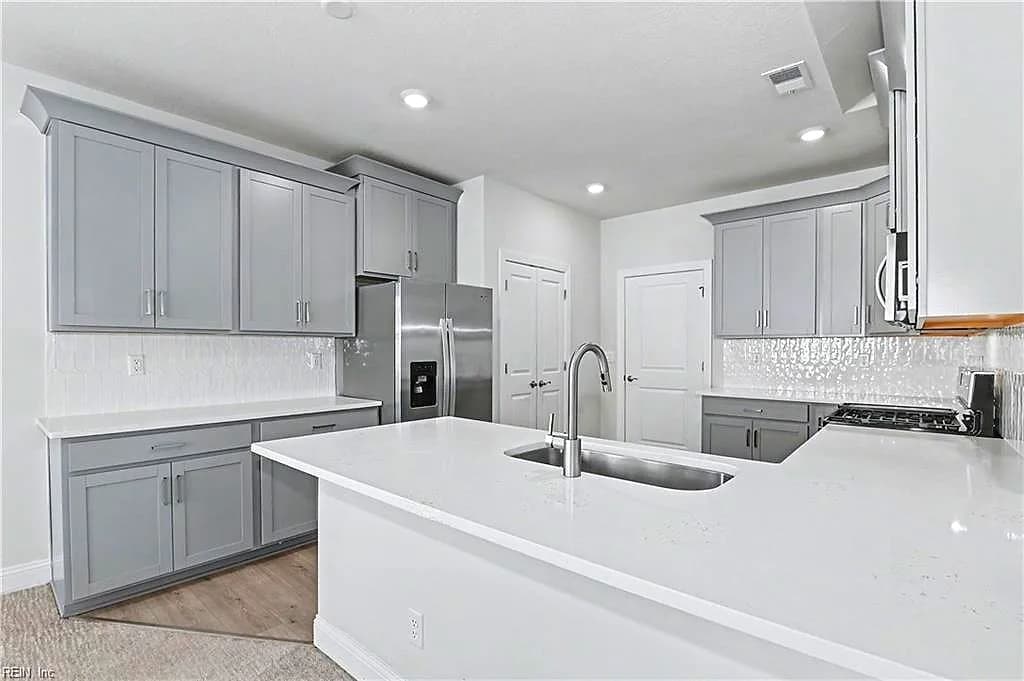 2114 Edwin DR, CHESAPEAKE VA 23322 - Photo 5