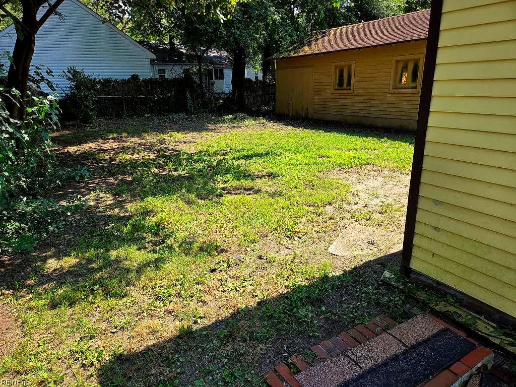 21 Parker AVE, NEWPORT NEWS VA 23606 - Photo 4