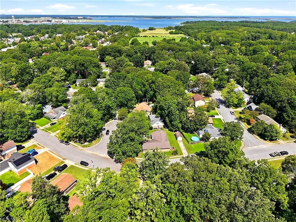 1050 Windjammer DR, HAMPTON VA 23669 - Photo 5