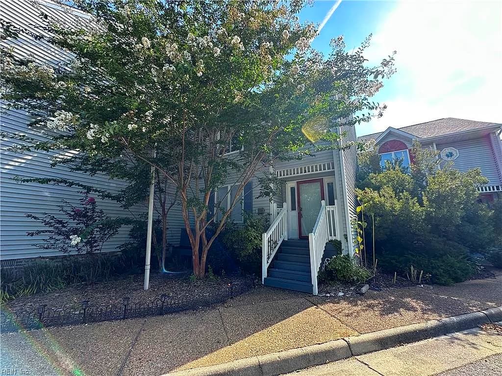 105 Scotts PT #3, HAMPTON VA 23663 - Main photo