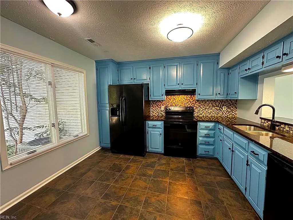 105 Scotts PT #3, HAMPTON VA 23663 - Photo 4