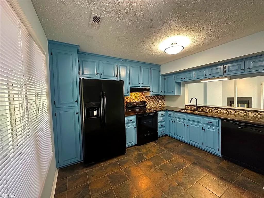 105 Scotts PT #3, HAMPTON VA 23663 - Photo 5