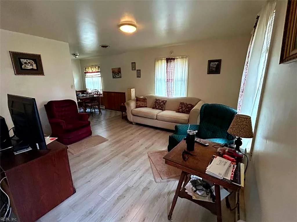 318 Clay ST, FRANKLIN VA 23851 - Photo 3