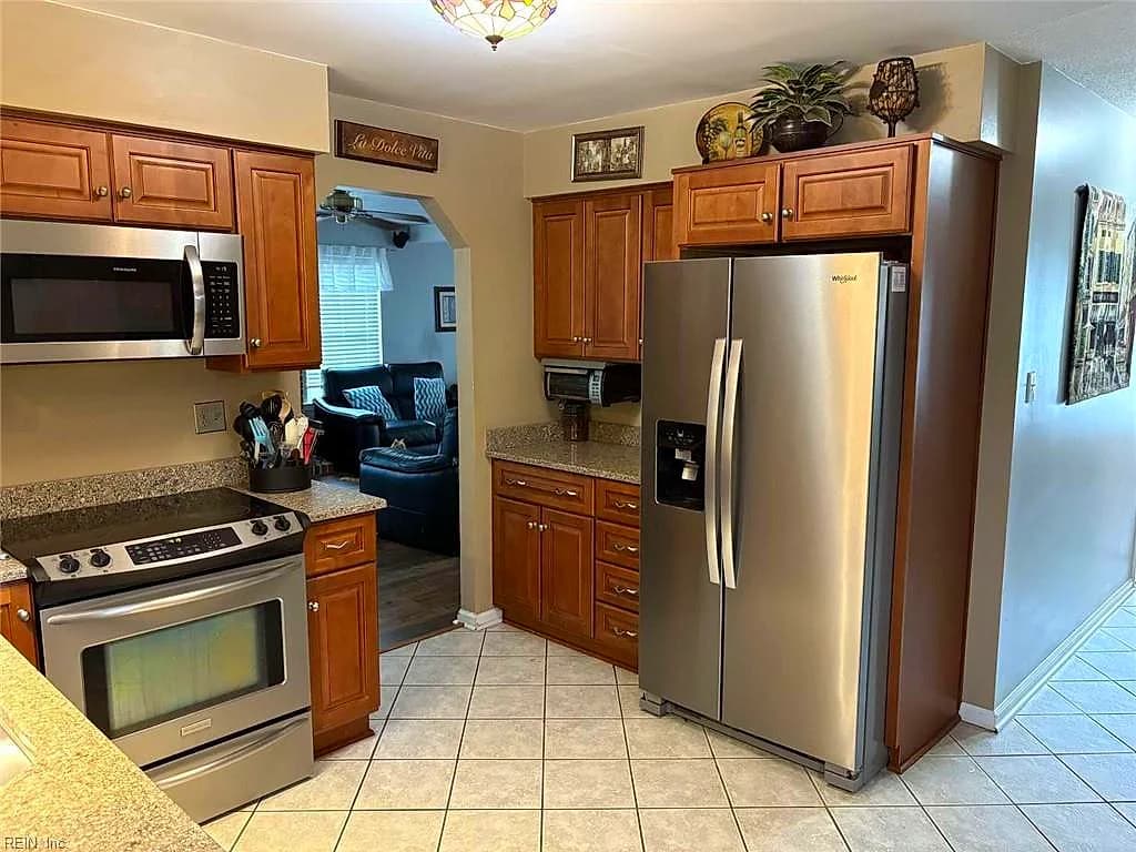 924 Whisper Hollow DR, CHESAPEAKE VA 23322 thumb 7