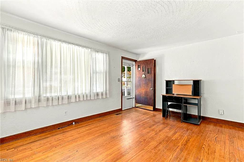 4885 Kennebeck AVE, NORFOLK VA 23513 - Photo 4
