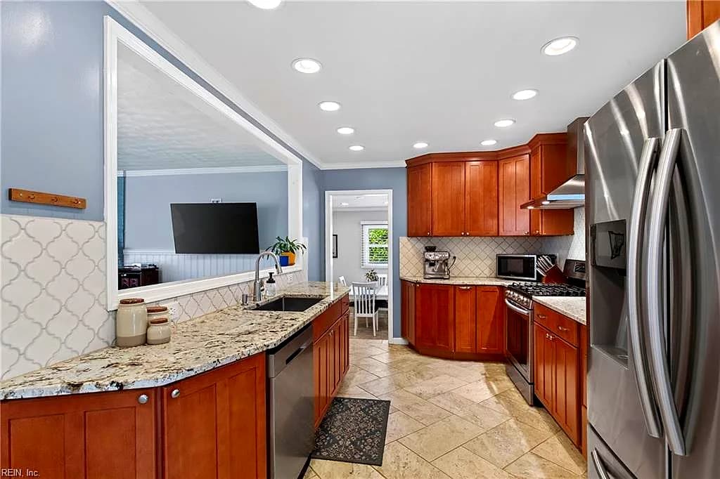 1377 Bailey ST, NORFOLK VA 23518 thumb 8