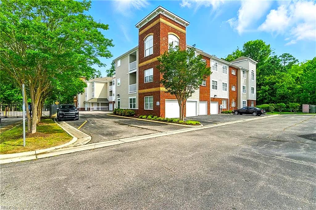 522 Knolls DR #306, NEWPORT NEWS VA 23602 - Photo 2