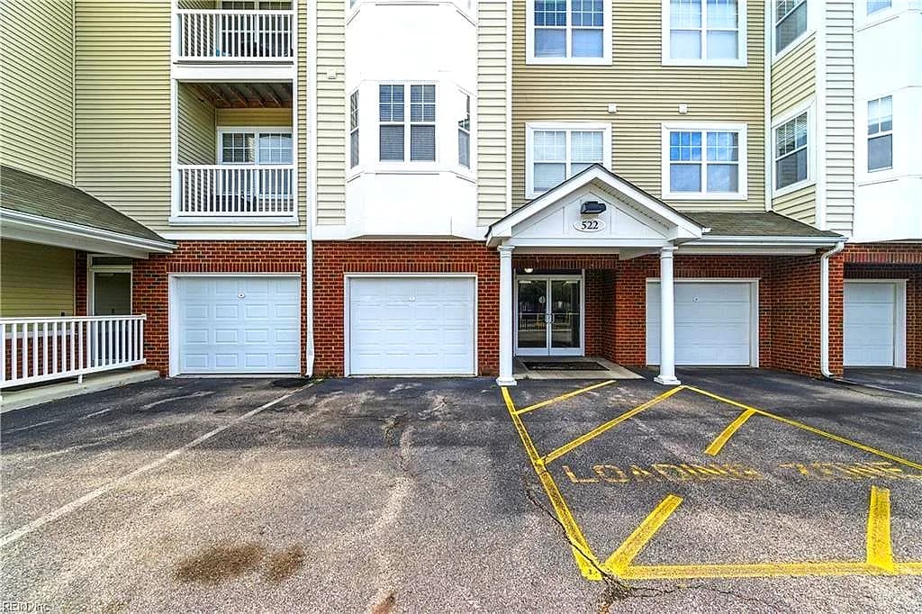 522 Knolls DR #306, NEWPORT NEWS VA 23602 - Photo 3