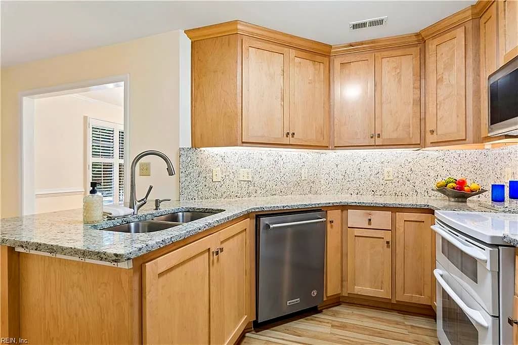225 Woodmere DR #A, WILLIAMSBURG VA 23185 thumb 10