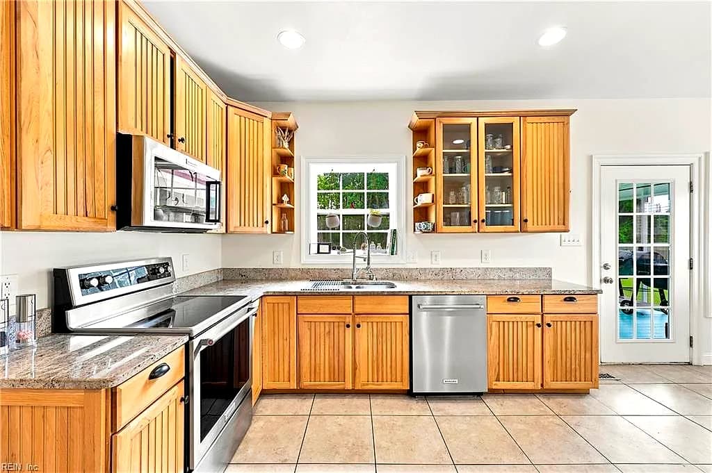 120 Martin LN, KNOTTSISLAND NC 27950 - Photo 4